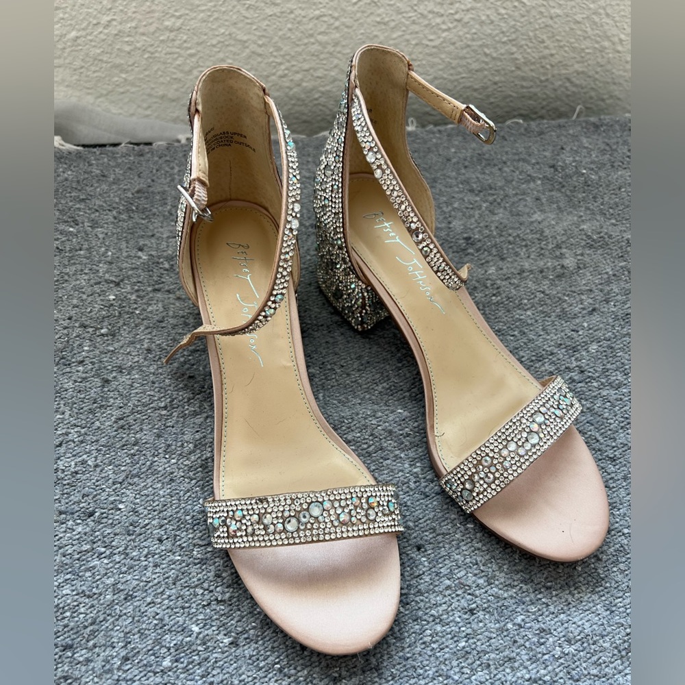 Blue by Betsey Johnson Women's SB-MARI Heeled Sandal in Champagne